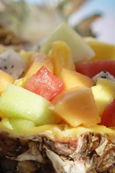 Abacaxi Cheio Salada Frutas Tropicais Frescas — Fotografia de Stock