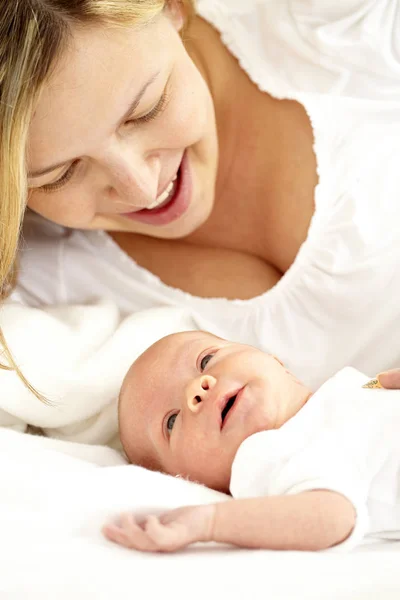 Happy Young Woman Relaxing Her Seven Month Old Daughter — Stock Photo, Image