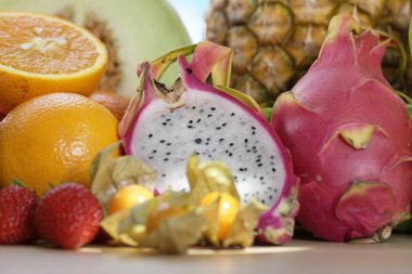 taze olgun egzotik meyve yığını, yakın çekim  