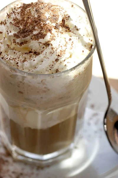 Glas Met Traditionele Espresso Con Panna Met Lepel Close — Stockfoto