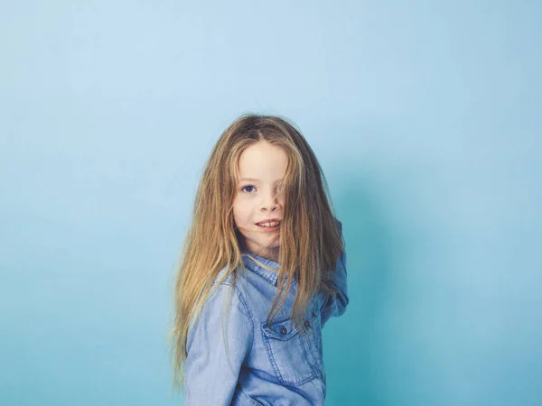 Portrait Happy Girl Casual Clothes Looking Camera Pastel Blue Background — Stock Photo, Image