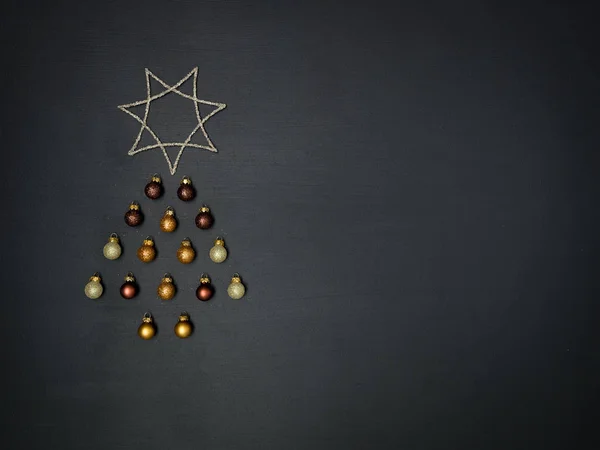 Árvore Forma Itens Decorativos Natal Fundo Escuro Conceito Ano Novo — Fotografia de Stock
