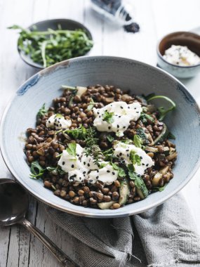 Lezzetli Mercimek kase kabak ve krem fraiche ile rucola 