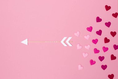 aşk oku ve kalpleri güzel pembe Sevgiliye arka plan 