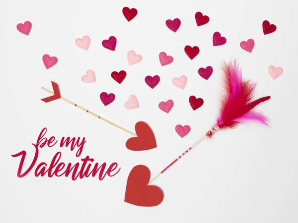 Belo Fundo Branco Valentine Com Flechas Amor Corações — Fotografia de Stock