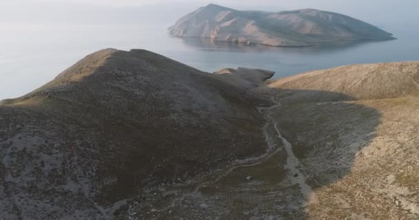 Vista Aérea Paisagem Marítima Costa Iluminada Pelo Sol Nascer Sol — Vídeo de Stock