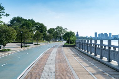 Çin 'deki Şehir Parkı yolu.