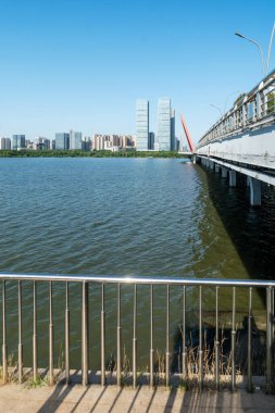 Çin 'deki Lakeside modern ofis binası