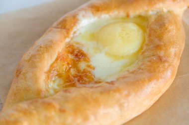 Acara içinde Khachapuri. Ulusal Gürcü çanak