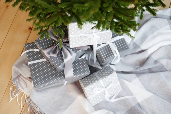 Gift boxes under the Christmas tree — Stock Photo, Image