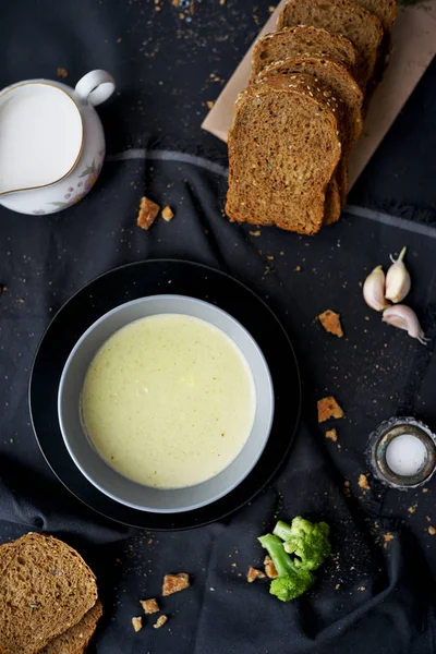 Nahaufnahme Von Köstlicher Brokkoli Cremesuppe — Stockfoto