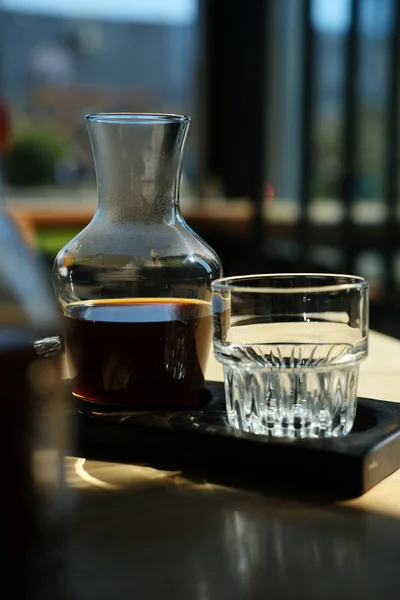 Jug Glass Fresh Cold Brewed Black Coffee Cafe Table — Stock Photo, Image