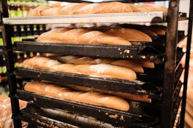 Uzun somunlar, yakın çekim hamur işleri, fırın üretimi..