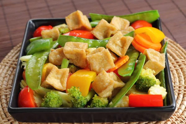 Tofu Frit Aux Légumes Brocoli Carotte Poivron Doux Pois Vert — Photo