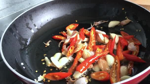 Stir Fried Chili Garlic Frying Pan Video Clip — Stock Video
