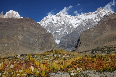 Renkli Karimabad Güz. Hunza Vadisi, Gilgit-Baltistan, Pakistan.