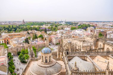 Giralda 'nın tepesinden Sevilla' nın şehir manzarası. Endülüs, İspanya.