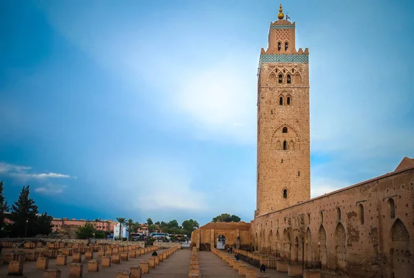 Koutoubia cami akşamları bir görüntü. Marrakesh, Morocco.