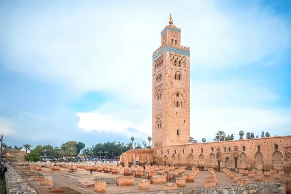 Koutoubia Cami bir görüntü. Marrakesh, Morocco.