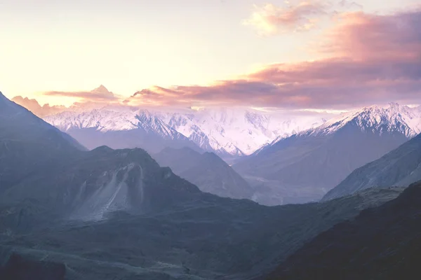 Nascer Sol Sobre Montanhas Cobertas Neve Vale Nagar Gilgit Baltistan — Fotografia de Stock