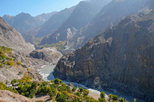 Indus Rivier Die Stroomt Door Bergen Langs Karakoram Highway Gilgit — Stockfoto