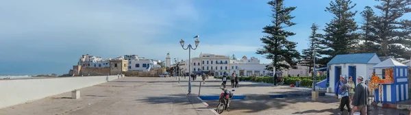 Essaouira Marokkó Március 2014 Panorámával Helyi Lakosság Turisták Ellazulnak Gyalog — Stock Fotó