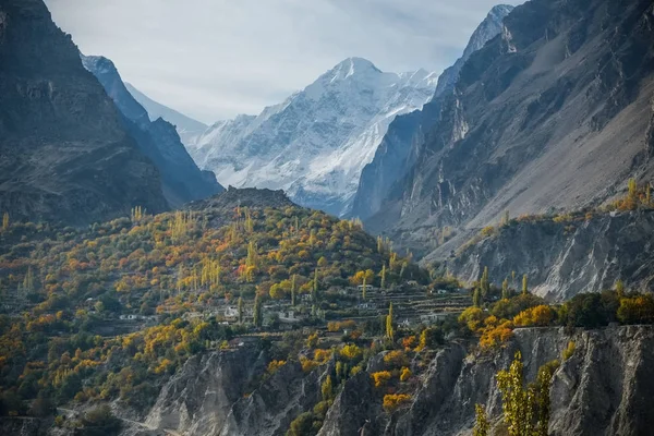 Natura Krajobraz Widok Ośnieżone Szczyt Górski Karakoram Dolinie Nagar Jesienny — Zdjęcie stockowe