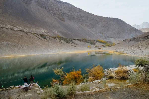 Hermoso Paisaje Reflexión Agua Del Lago Borith Contra Cordillera Karakoram — Foto de Stock