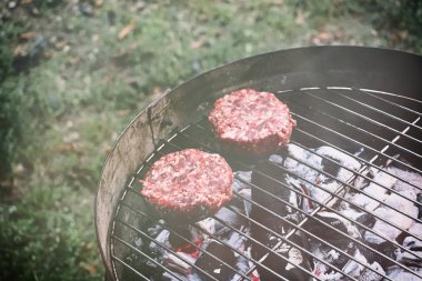 ızgara et ızgara, sıcak kömür ile
