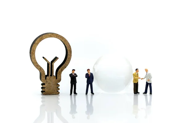 Miniature People Businessman Jigsaw Idea Lamp Using Concept Swap Idea — Stock Photo, Image