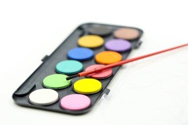 Closeup kümesi suluboya boya ve boya boya fırçaları