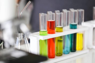 Kimyasal tüp geliştirme ve eczane laboratuvar, Biyokimya ve araştırma teknoloji kavramı.