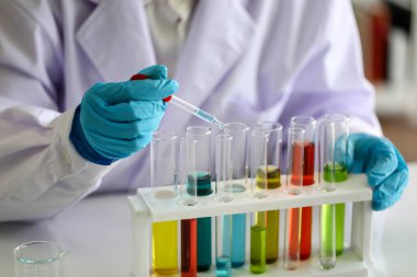 Kimyasal tüp geliştirme ve eczane laboratuvar, Biyokimya ve araştırma teknoloji kavramı.