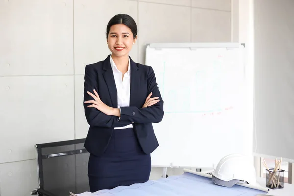 Hermosa Mujer Negocios Secretaria Oficina Lugar Trabajo Mujer Asiática Éxito — Foto de Stock