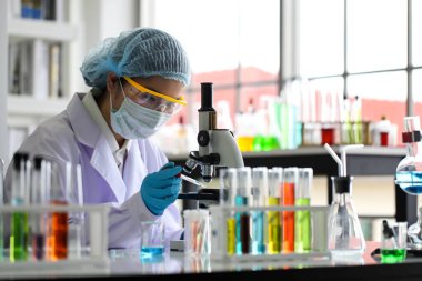 Kimyasal tüp geliştirme ve eczane laboratuvar, Biyokimya ve araştırma teknoloji kavramı.
