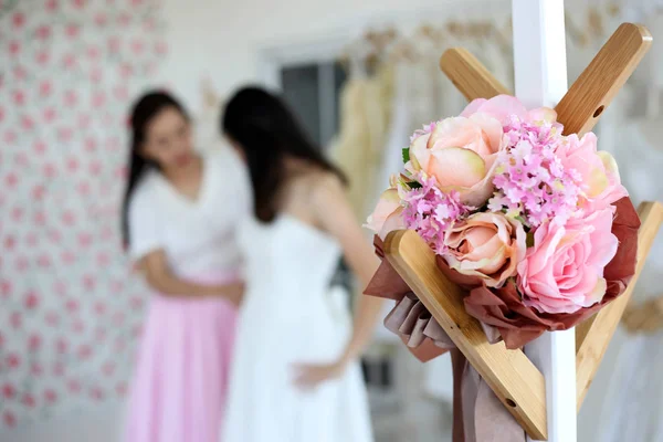 Beautiful Bride Getting Dressed Her Best Friend Her Wedding Day — Stock Photo, Image