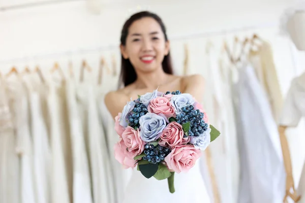 Bride Dress Holding Wedding Bouquet Flowers Greenery Happy Wedding Concept — Stock Photo, Image