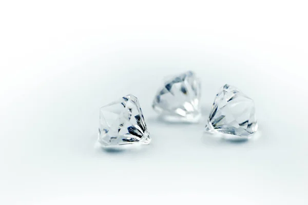 Diamanty Bílém Pozadí — Stock fotografie