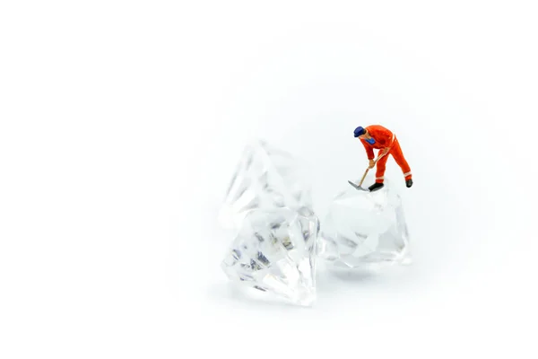 Miniature People Working Cutting Diamond Diamond Cutters Concept — Stock Photo, Image