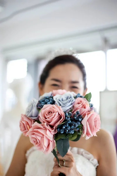 Bride Dress Holding Wedding Bouquet Flowers Greenery Happy Wedding Concept — Stock Photo, Image