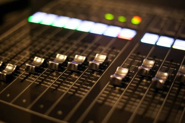 Studio Tv istasyonu, ses ve Video üretim şalter, televizyon yayını ses mikseri kontrol cihazı.