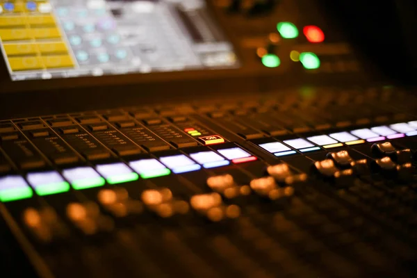 Apparatuur voor geluid mixer control in studio Tv-station, Audio een — Stockfoto