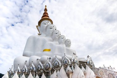 Blue SK üzerinde Budizm, Pha hid Kaew Tapınağı Buddha üzerinde Mist clound