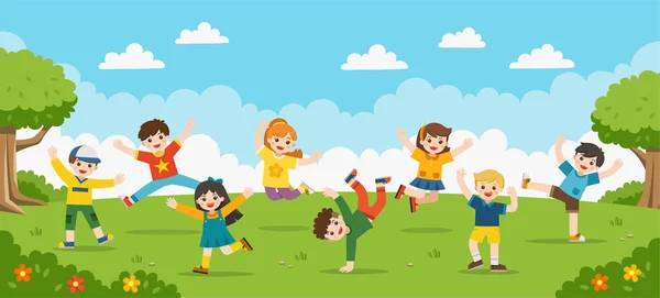 Çocuk aktiviteleri. Mutlu çocuk parkı üzerinde atlama vardır. Te