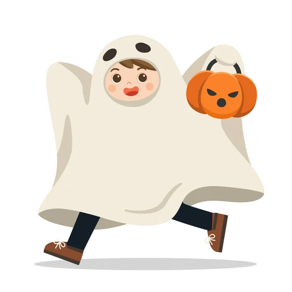 Veselý halloween. Legrační kluk v barevném kostýmu ducha a dýňové koše. — Stockový vektor
