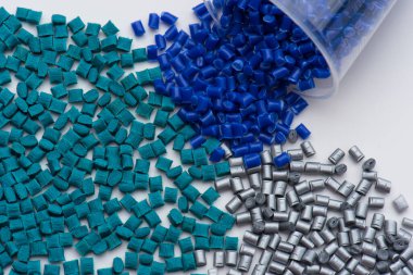 Lacivert / turkuaz plastik polimer reçine karışımı, cam lifli.