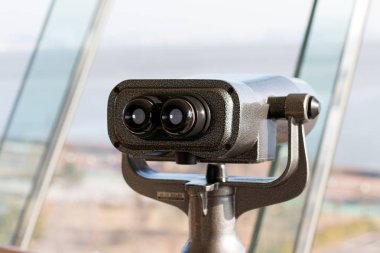 Turist dürbün. Turist için gözlem güverte üzerinde dürbün teleskop.