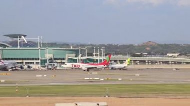 Seul, Güney Kore - 20 Mayıs 2019 - Incheon Airport, Seul, Güney Kore, Asya. Incheon havaalanına uçak iniş.