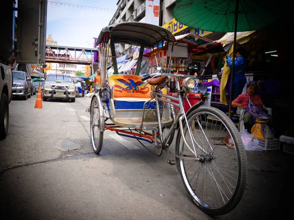 Chiang Mai Tayland bir üç tekerlekli bisiklet. Şehir Waroros Pazar yolcu. Chiang Mai eski şehir Tayland, Asya, seyahat yavaş hayatta 