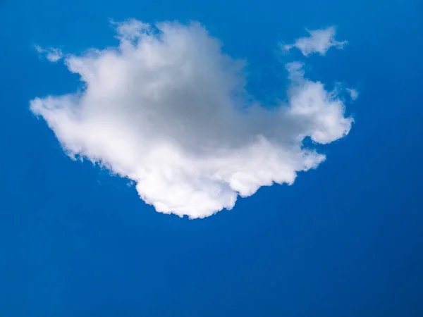 Nuvole Nel Cielo Blu Ossigeno Ambiente Uno Sfondo Cielo Blu — Foto Stock